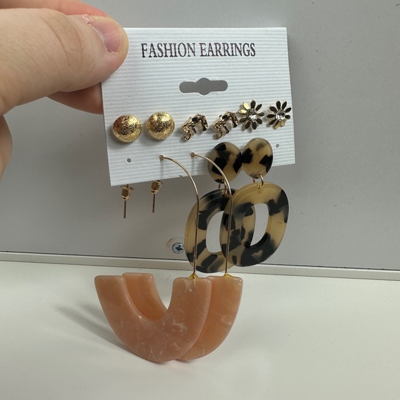 Cute Earrings / Dangle & Stud - Picture 2 of 3